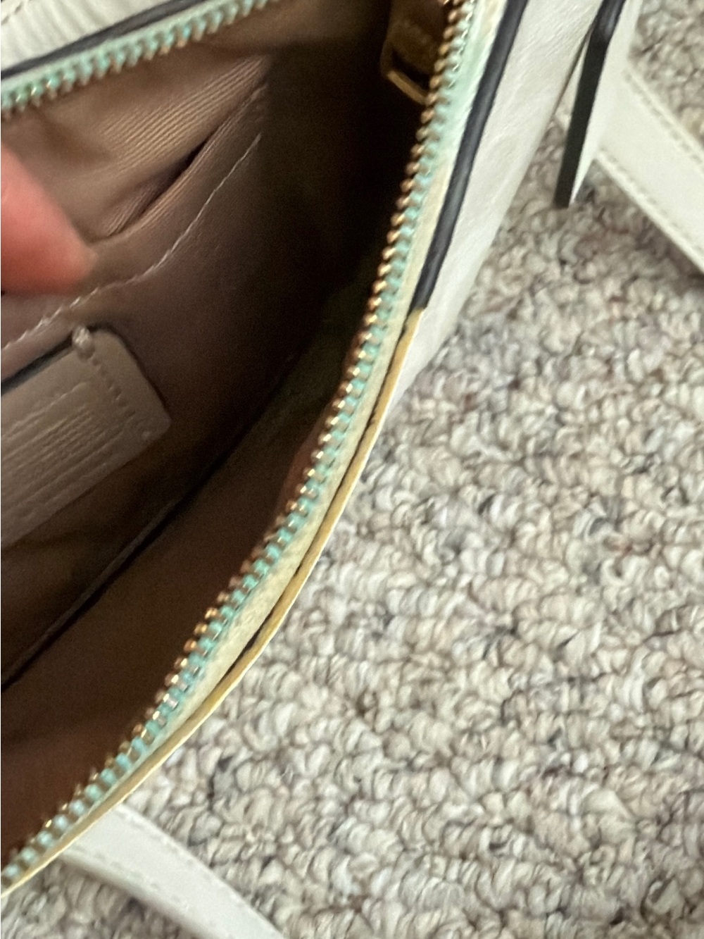 Coach Payton Mini Hobo bag white and gold - Picture 10 of 14